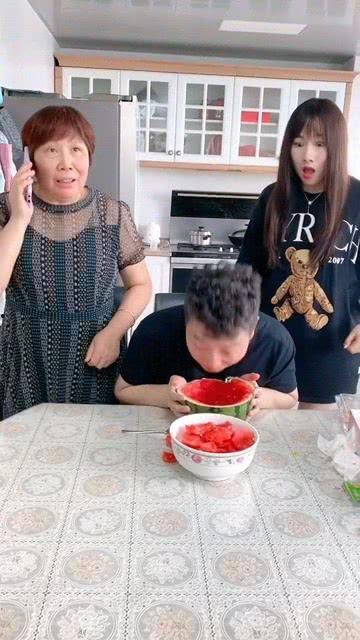 吃瓜婆婆图片大全,趣味横生的家庭生活瞬间