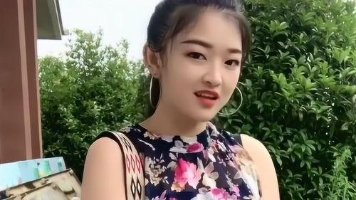 美女玩吃瓜游戏  第2张