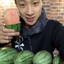 广东阿姨吃瓜视频,一场接地气的美食盛宴  第3张