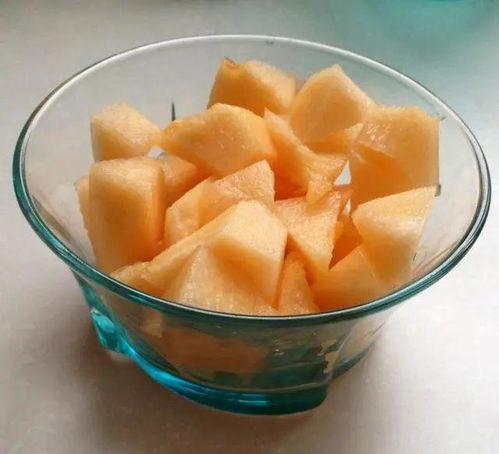 减肥推荐吃哈密瓜,天然低卡美食,轻松享瘦秘诀 第2张 减肥推荐吃哈密瓜,天然低卡美食,轻松享瘦秘诀 第2张