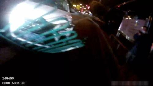 开车撞上护栏吃瓜,开车撞护栏，吃瓜群众见证惊险一幕  第3张