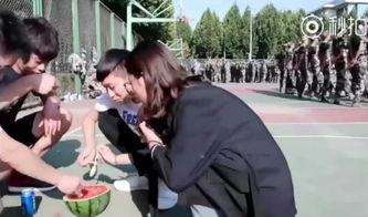 吃瓜小学弟,揭秘校园里的“瓜田”趣事  第2张