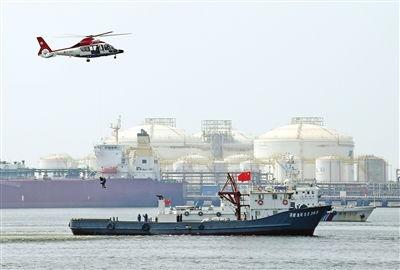 吃瓜渔船看演习,一场震撼人心的军事演习现场直击  第2张