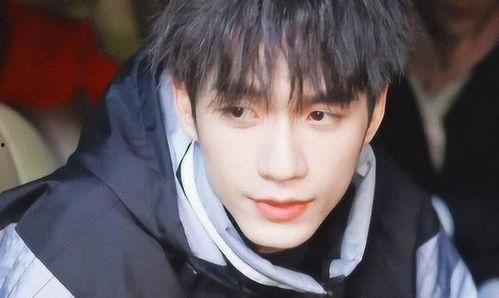 张颜齐吃瓜  第2张