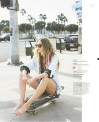 直播滑板女孩吃瓜,趣味横生瞬间走红网络  第3张