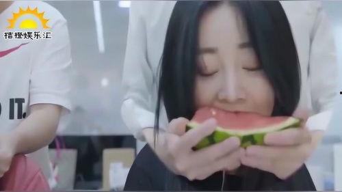 吃瓜小姐姐吗,网络红人的崛起与影响力