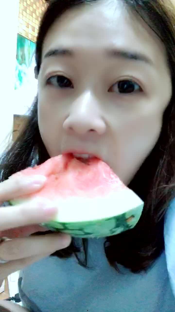 吃瓜小姐姐吗,网络红人的崛起与影响力  第2张