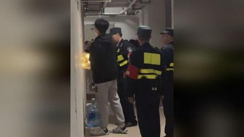 女寝室的吃瓜,揭秘宿舍里的八卦盛宴  第2张