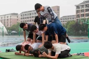 网红操场吃瓜,揭秘校园生活新潮流  第2张