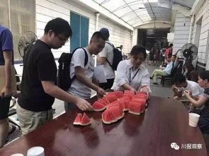 西安吃瓜群众图片,一图览尽人间百态  第3张