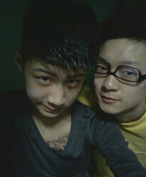 助理吃瓜双男  第3张