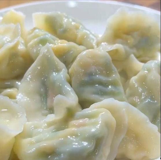 吃小瓜鸡蛋饺子,家常美味，暖胃又暖心  第2张