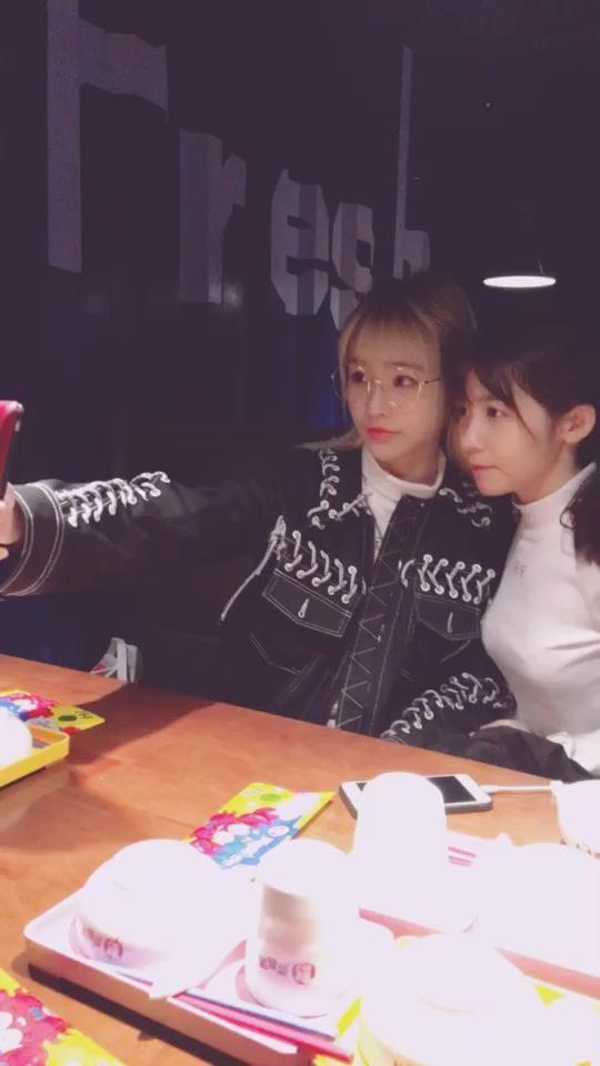 吃瓜群众调皮尴尬,揭秘娱乐圈幕后趣闻