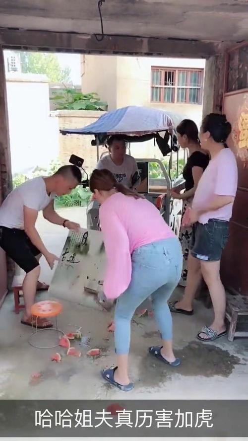 吃瓜群众调皮尴尬,揭秘娱乐圈幕后趣闻 第3张 吃瓜群众调皮尴尬,揭秘娱乐圈幕后趣闻 第3张